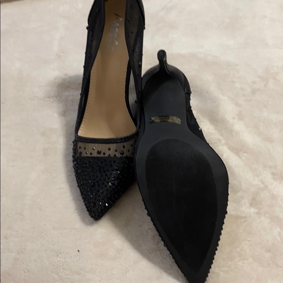 Shoes - Picture 3 of 8